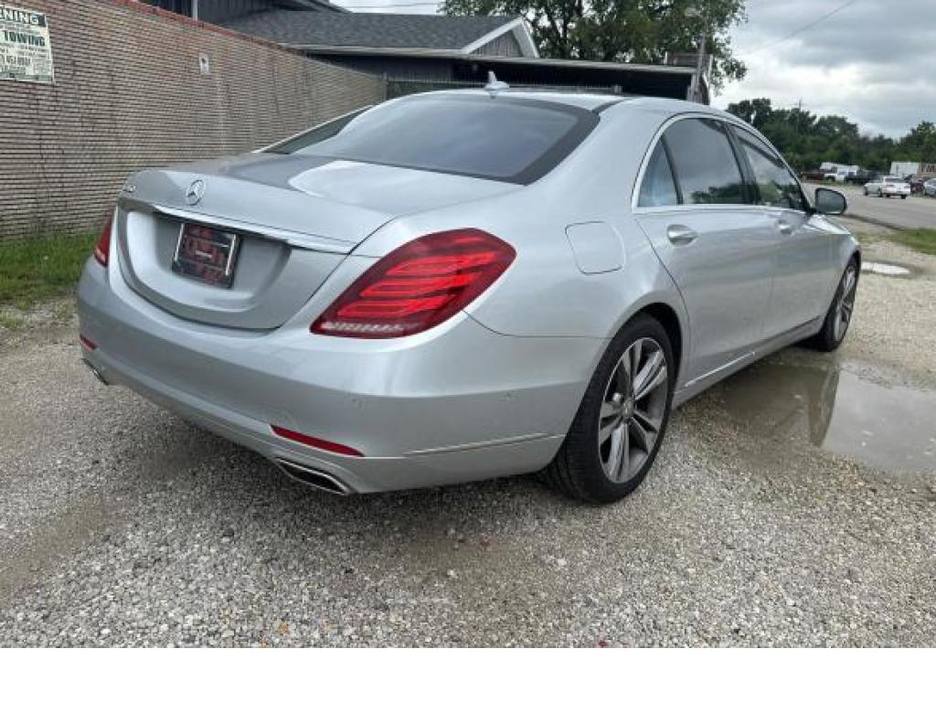 MERCEDES-BENZ S-CLASS S-550