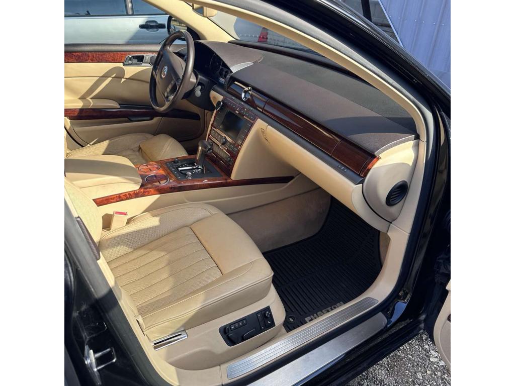 Volkswagen Phaeton W12